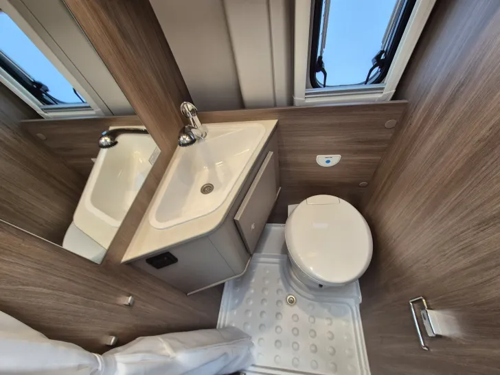 Fahrzeugbild Carado CV540 Entry *90L-Tank*Vorber.RFK* #28