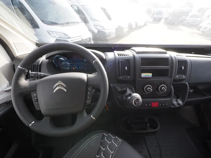 Fahrzeugbild Clever Celebration, Ambilight, Designpaket, Isofix, etc #5