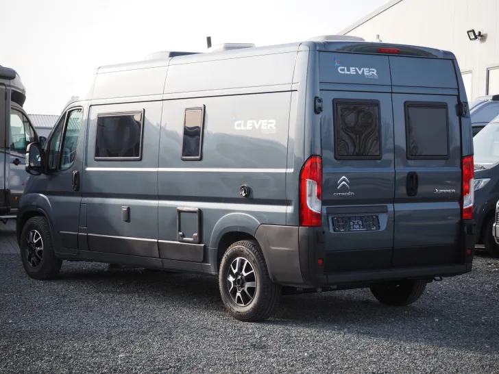 Fahrzeugbild Clever Celebration, Schwenkbad, D+E Heizung, 3. Bett #4