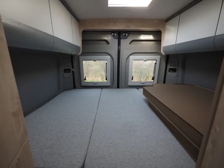 Fahrzeugbild Clever Celebration, Schwenkbad, D+E Heizung, 3. Bett #10