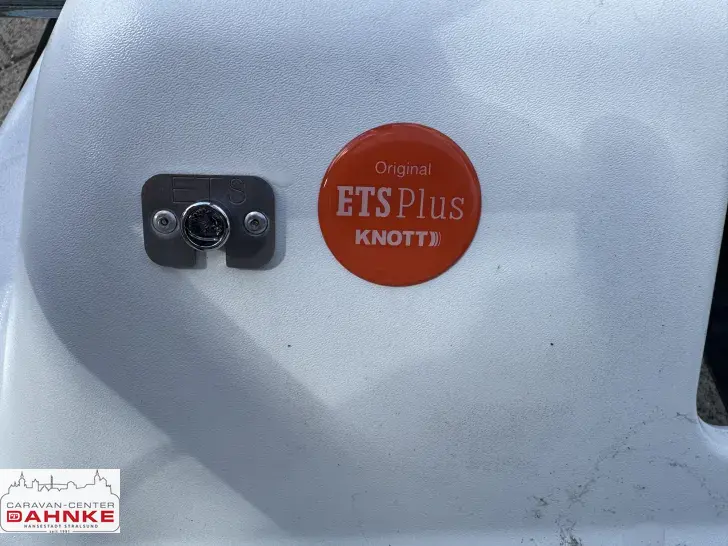 Fahrzeugbild Hobby De Luxe 460 UFe ETS +, Fahrradträger #8