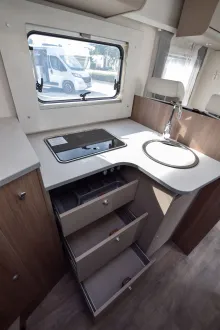 Fahrzeugbild Carado T338 *Hubbett*Faltverdunkelung* #16