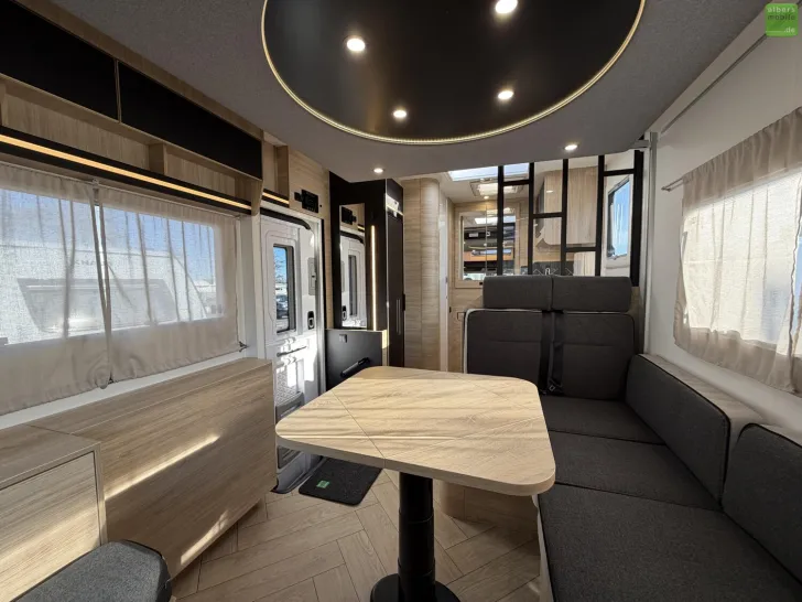 Fahrzeugbild Challenger Teilintegriert Graphite Edition 240 Arctic Drive #10