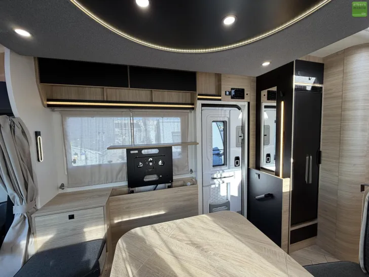 Fahrzeugbild Challenger Teilintegriert Graphite Edition 240 Arctic Drive #12