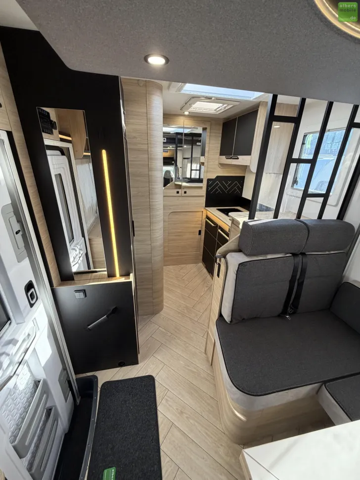 Fahrzeugbild Challenger Teilintegriert Graphite Edition 240 Arctic Drive #13