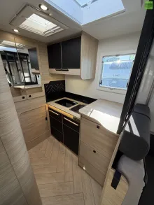 Fahrzeugbild Challenger Teilintegriert Graphite Edition 240 Arctic Drive #14