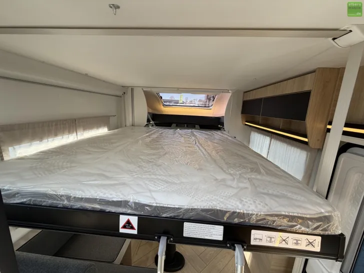 Fahrzeugbild Challenger Teilintegriert Graphite Edition 240 Arctic Drive #24