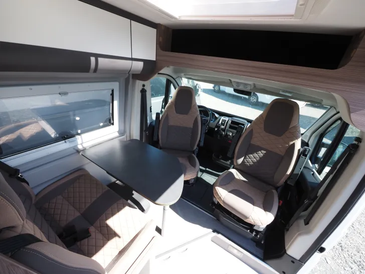 Fahrzeugbild Clever Celebration, Truma D+E, Designpaket #6