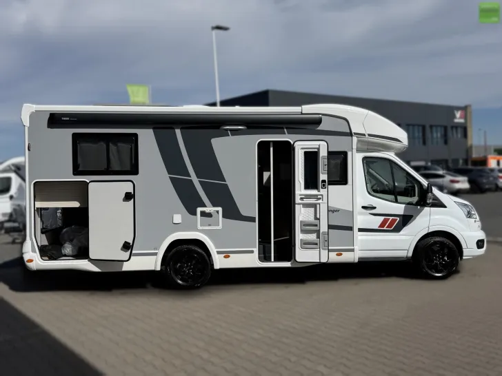 Fahrzeugbild Challenger Teilintegriert Graphite Edition 318 Arctic Drive #7