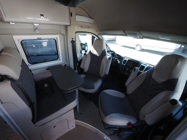 Fahrzeugbild Bürstner Campeo 4x4, Aufstelldach, AT-Reifen, uvm. #8