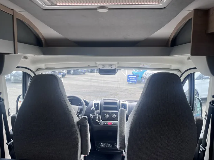 Fahrzeugbild Pössl Trenta 600 R, Assist., Markise, Rahmenfenster #8