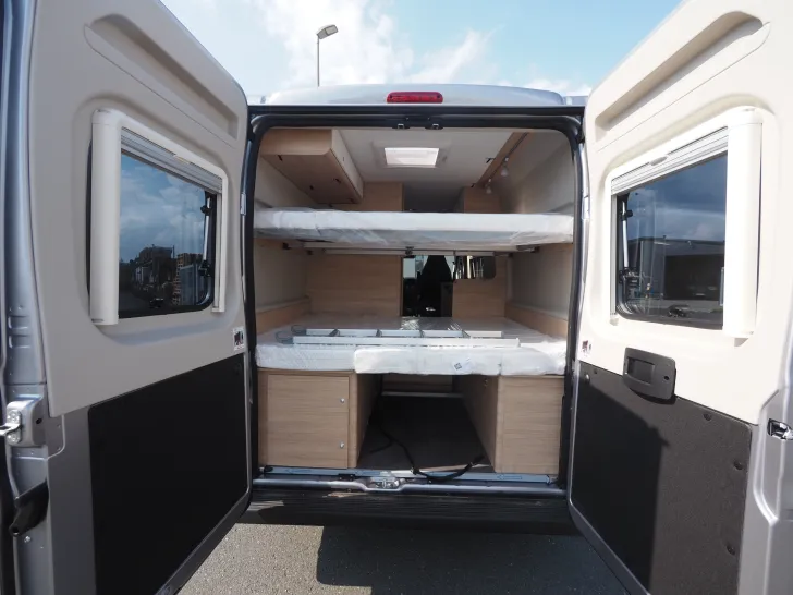 Fahrzeugbild Roadcar R 601, Doppel-Stockbett im Heck, Tageszul. #13