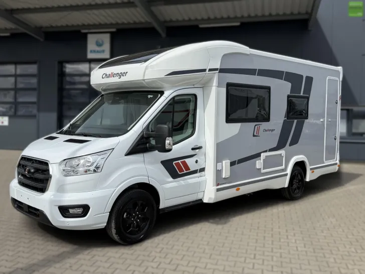 Fahrzeugbild Challenger Teilintegriert Graphite Edition 260 AHK 4100kg #6