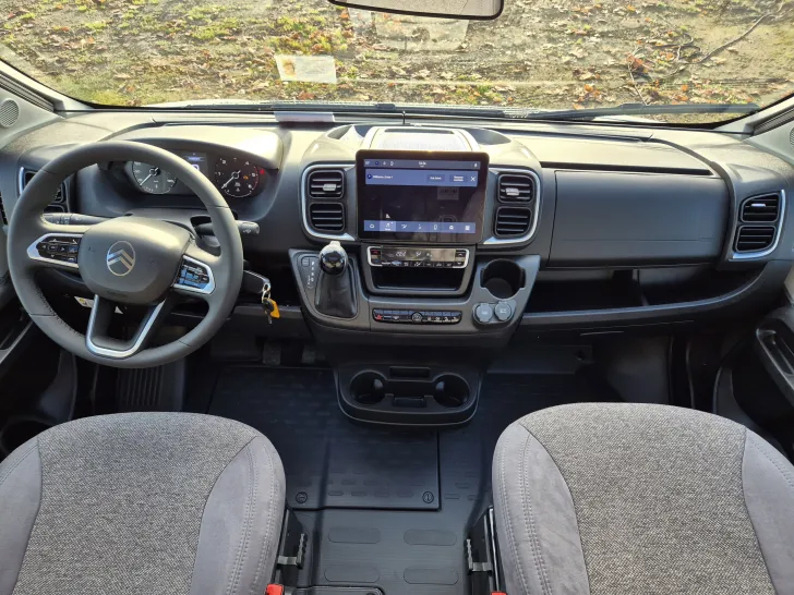 Fahrzeugbild Carado V347 pro+ *Bettenumbau*elektr.Parkbremse* #11