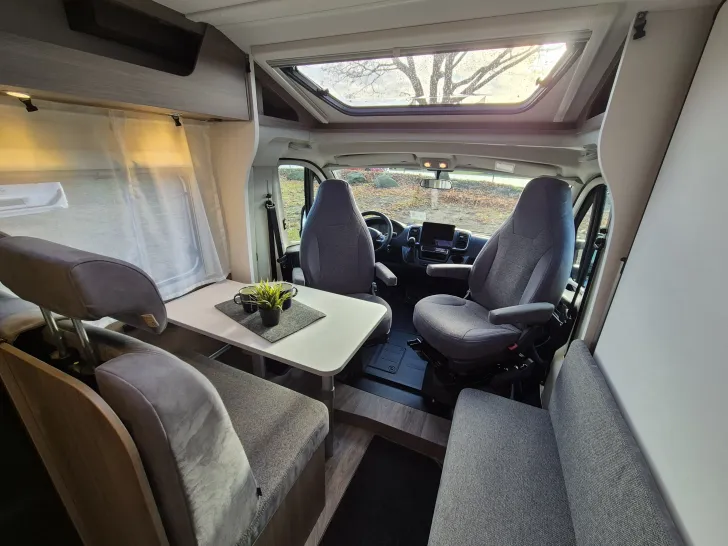 Fahrzeugbild Carado V347 pro+ *Bettenumbau*elektr.Parkbremse* #17