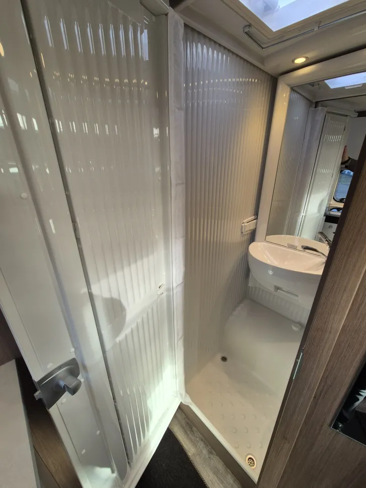 Fahrzeugbild Carado V347 pro+ *Bettenumbau*elektr.Parkbremse* #25