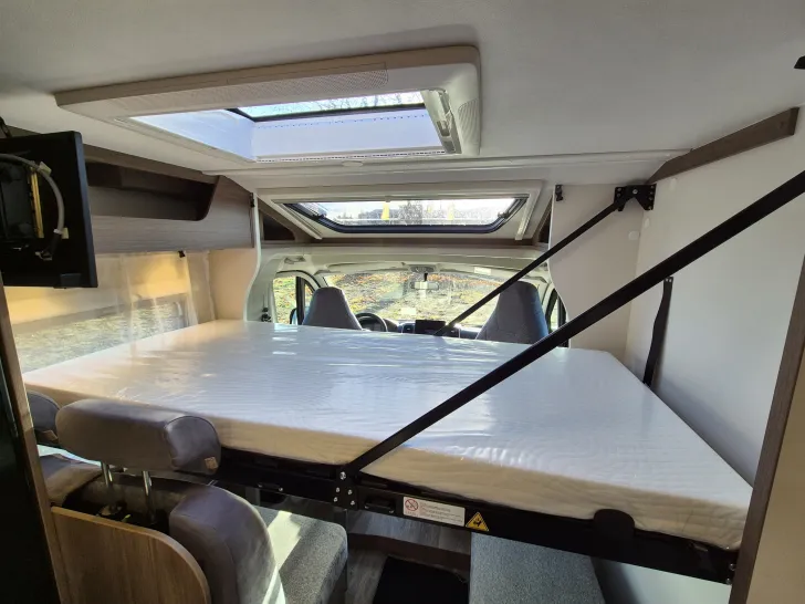 Fahrzeugbild Carado V347 pro+ *Bettenumbau*elektr.Parkbremse* #35