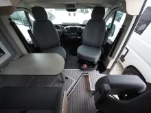 Fahrzeugbild Clever Celebration, 5. Platz, Aufstelldach, Schwenkbad #8