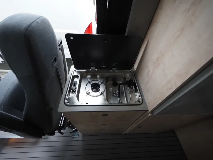 Fahrzeugbild Clever Celebration, 5. Platz, Aufstelldach, Schwenkbad #11