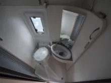 Fahrzeugbild Clever Celebration, 5. Platz, Aufstelldach, Schwenkbad #16