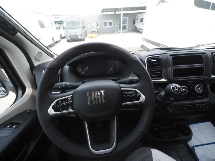 Fahrzeugbild Sunlight T 58 Adventure Edition, Remis, Markise, Radtr. #4