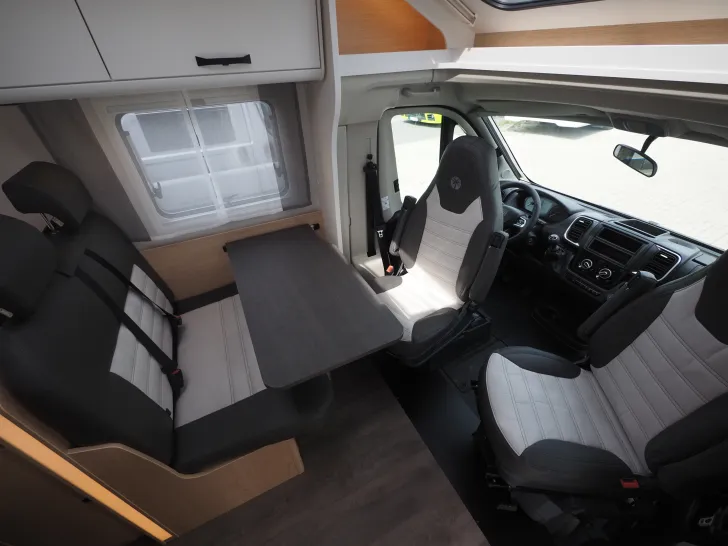 Fahrzeugbild Sunlight T 58 Adventure Edition, Remis, Markise, Radtr. #6