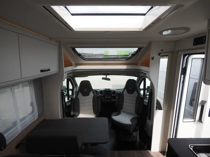 Fahrzeugbild Sunlight T 58 Adventure Edition, Remis, Markise, Radtr. #11