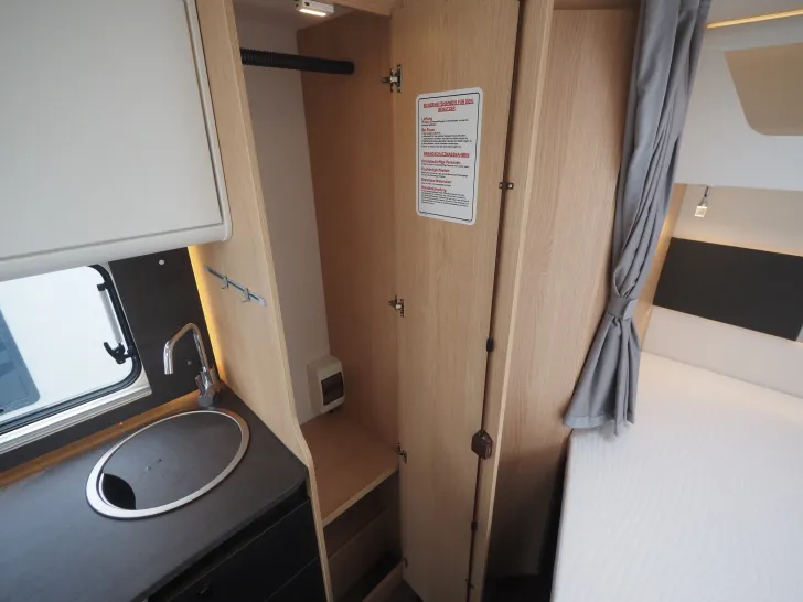 Fahrzeugbild Sunlight T 58 Adventure Edition, Remis, Markise, Radtr. #13