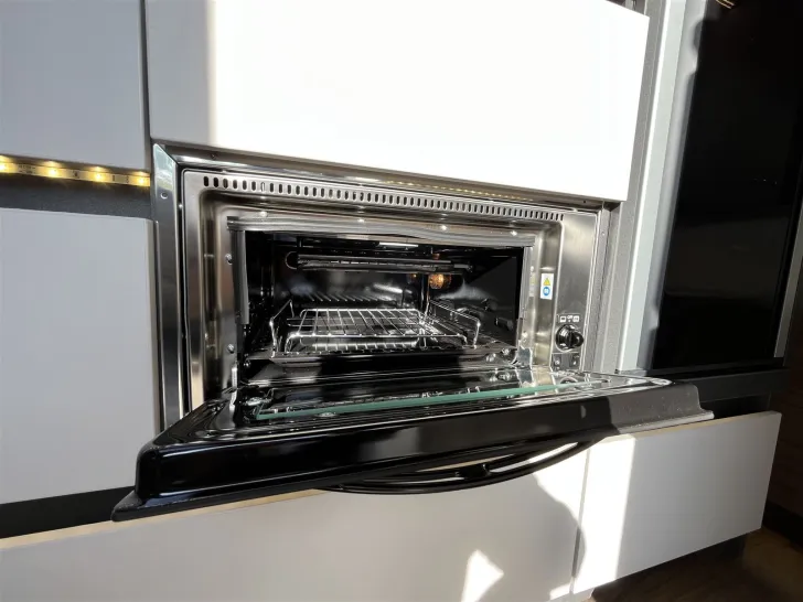 Fahrzeugbild Knaus AZUR 500 FU *Umrissbeleuchtung*Komfortbett* #14