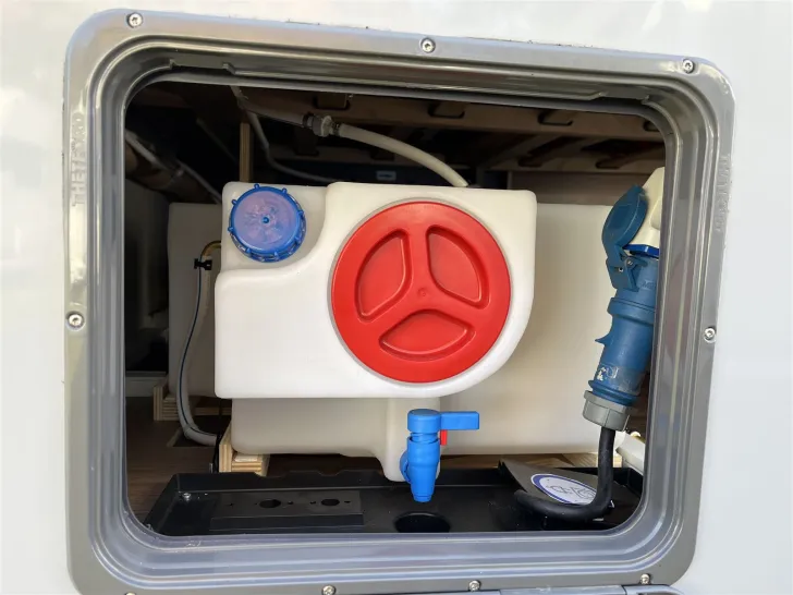 Fahrzeugbild Knaus AZUR 500 FU *Umrissbeleuchtung*Komfortbett* #28