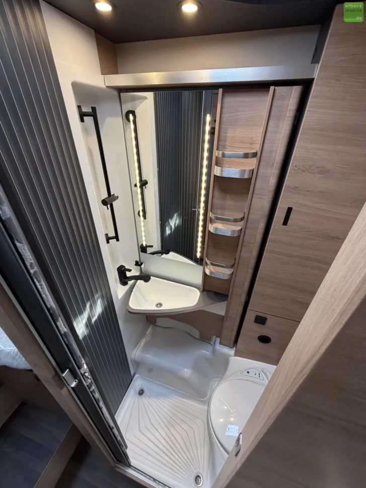 Fahrzeugbild Knaus L!VE WAVE BLACK SELECTION 650 MEG L-Sitzgruppe #21