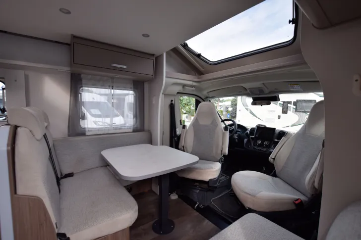 Fahrzeugbild Carado T447 pro+ 5-Sitzpl. #12