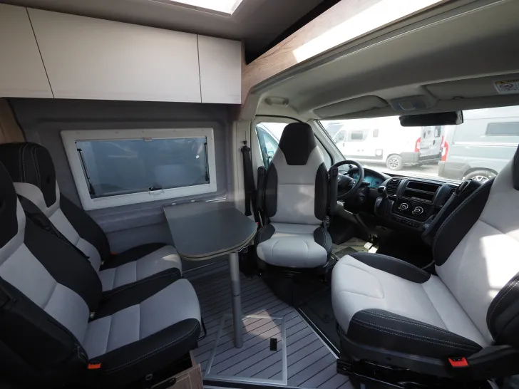 Fahrzeugbild Clever Celebration, Automatik, Assitenzen, Twin Tower #6