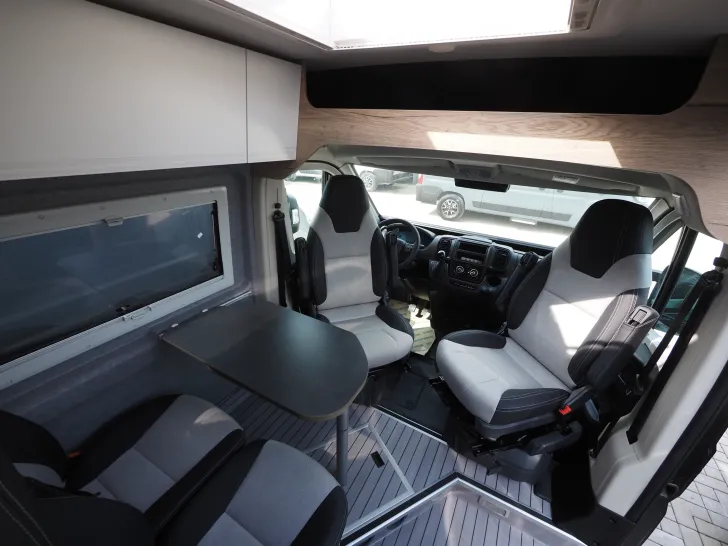 Fahrzeugbild Clever Celebration, Automatik, Assitenzen, Twin Tower #7