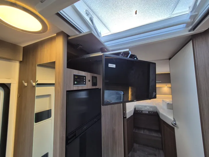 Fahrzeugbild Carado T457 pro+ *LED*Bettumbau* #24