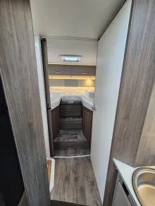 Fahrzeugbild Carado T457 pro+ *LED*Bettumbau* #25