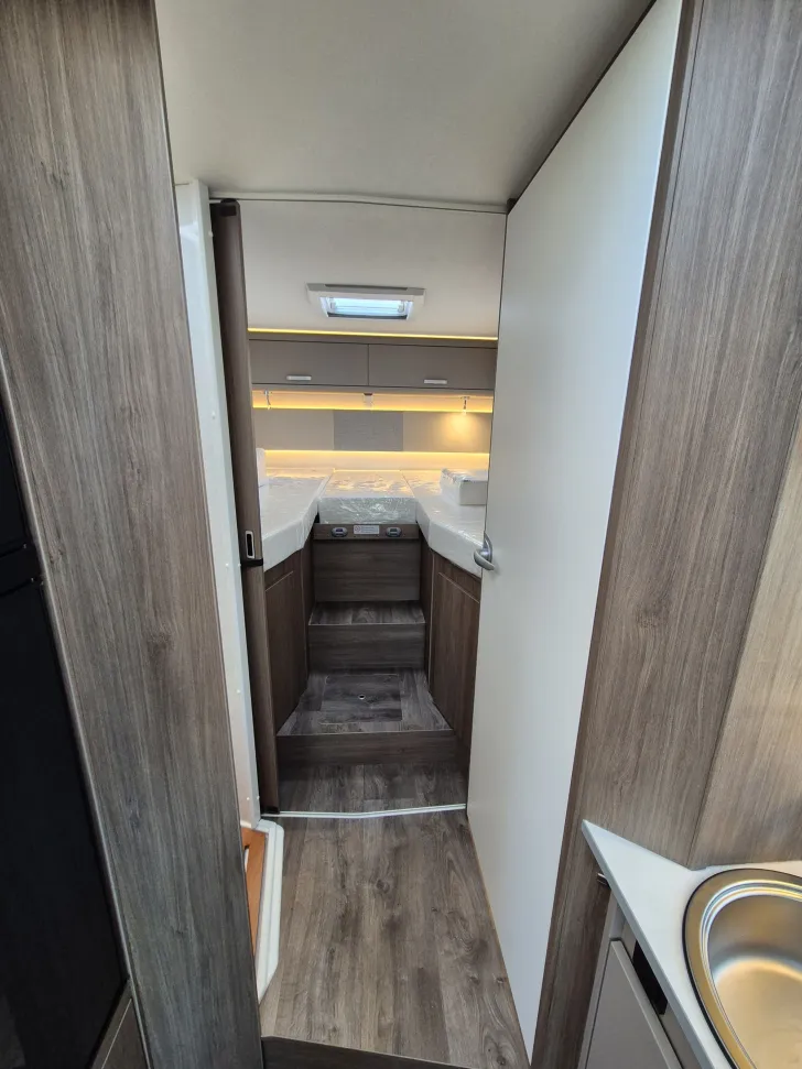 Fahrzeugbild Carado T457 pro+ *LED*Bettumbau* #25