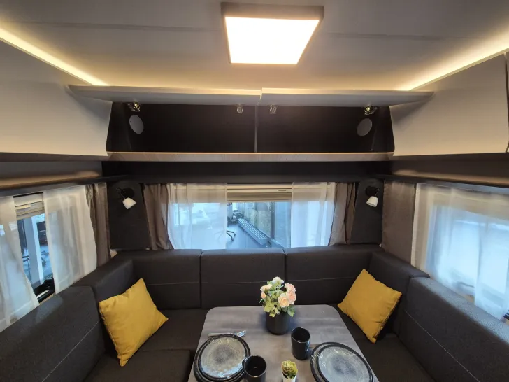 Fahrzeugbild Hobby Maxia 495 UL *Bettverbrei.*Garantie* #12