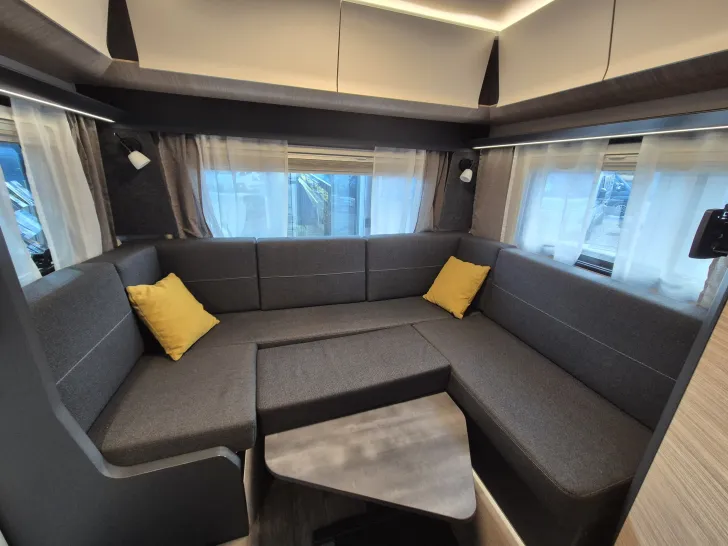 Fahrzeugbild Hobby Maxia 495 UL *Bettverbrei.*Garantie* #14