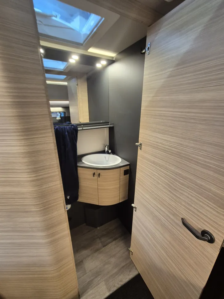 Fahrzeugbild Hobby Maxia 495 UL *Bettverbrei.*Garantie* #19