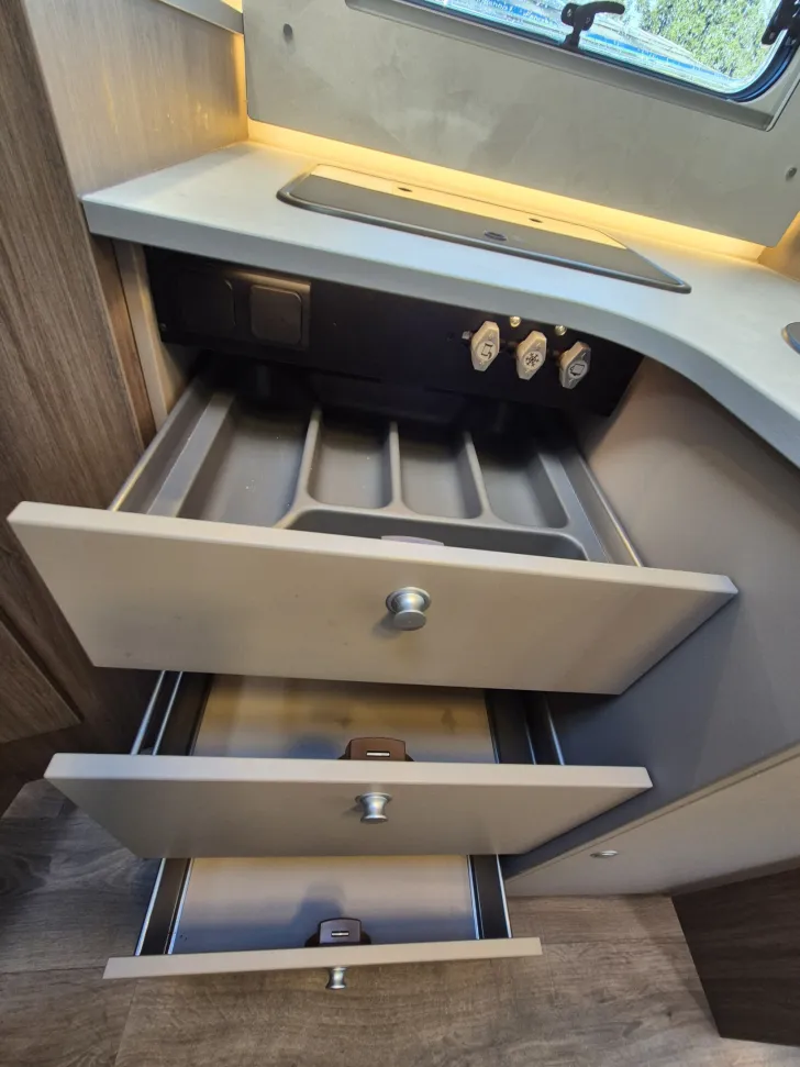 Fahrzeugbild Carado T338 pro #25