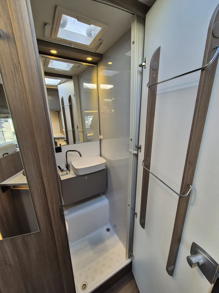 Fahrzeugbild Carado T338 pro #27