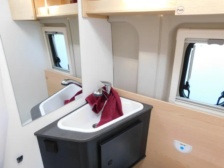 Fahrzeugbild Sunlight Cliff 540 Markise, AWT isoliert & beheizt #20