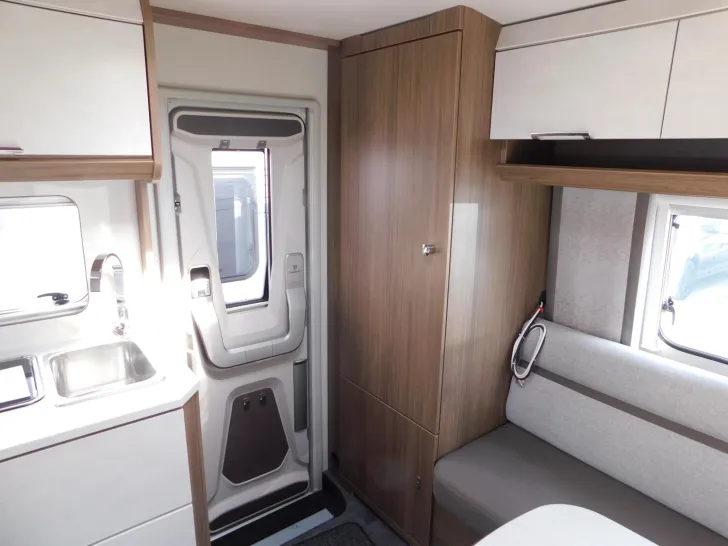 Fahrzeugbild Tabbert Cazadora 420 QD 2.3 Interieur-Paket + Bugfenster #8