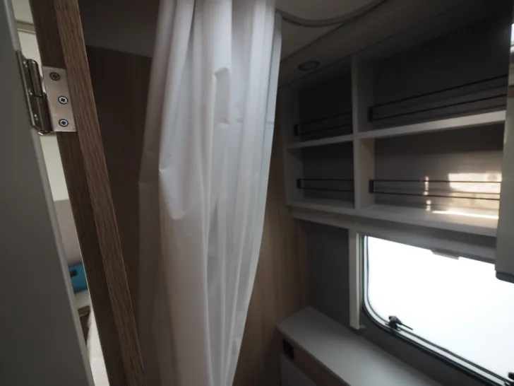 Fahrzeugbild Dethleffs Aero 520 ER, Glattblech, Touring Paket. uvm #10