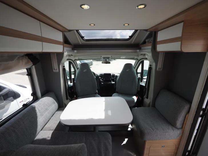 Fahrzeugbild Dethleffs Just T7052 EB, Hubbett, Markise, SAT TV, uvm. #6