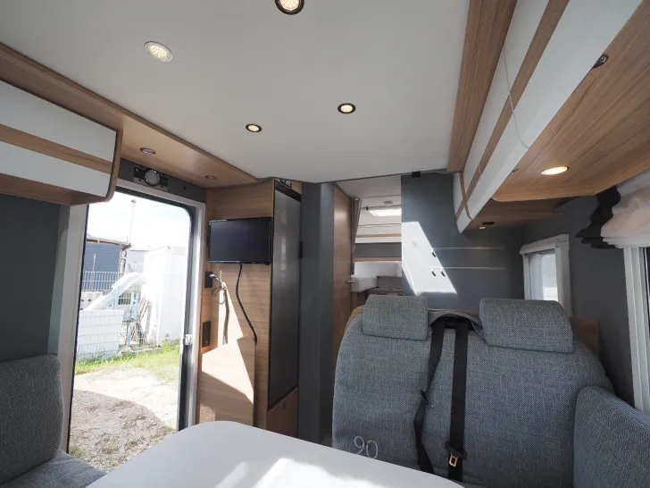 Fahrzeugbild Dethleffs Just T7052 EB, Hubbett, Markise, SAT TV, uvm. #8