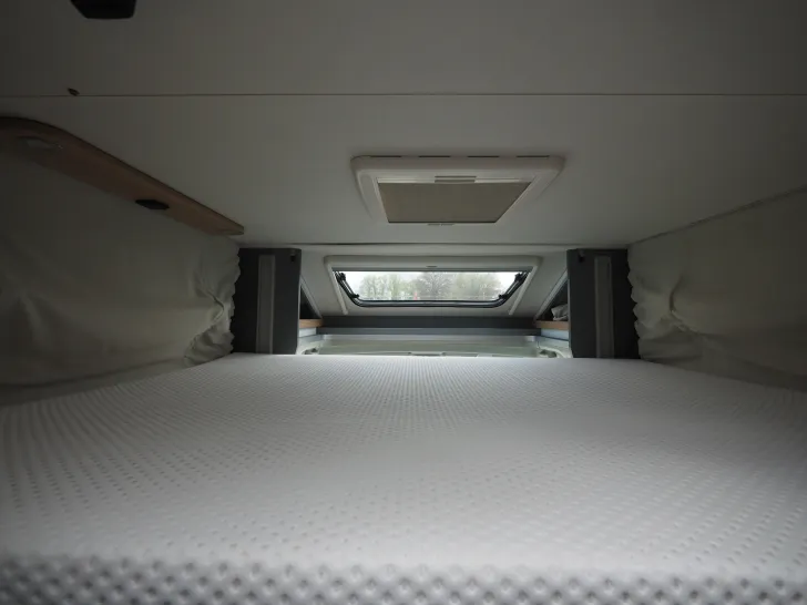 Fahrzeugbild Dethleffs Just T7052 EB, Hubbett, Markise, SAT TV, uvm. #17