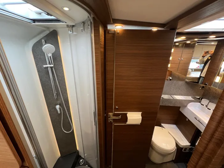 Fahrzeugbild Carthago chic c-line I 4.9 LE MB*Automatik*4,5to.*170PS #13