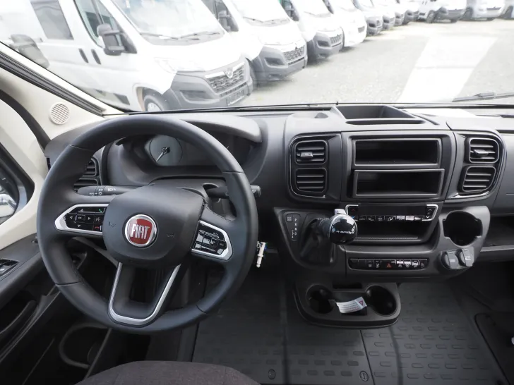 Fahrzeugbild Laika ECOVIP 645, Rundsitzgruppe, Fahrass., Autom. #16